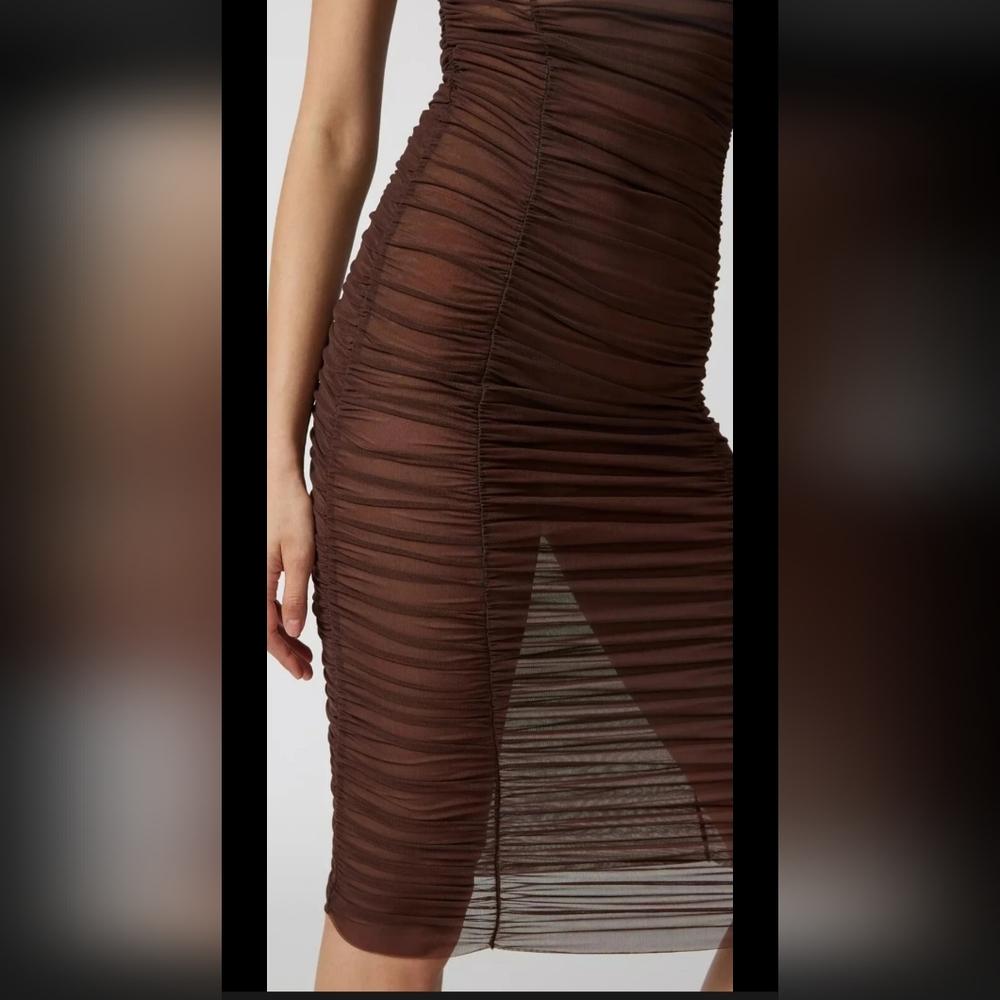 Sale‼️ Urban Outfitters Brown Strapless Ruched Midi Dress - Picture 4 of 8